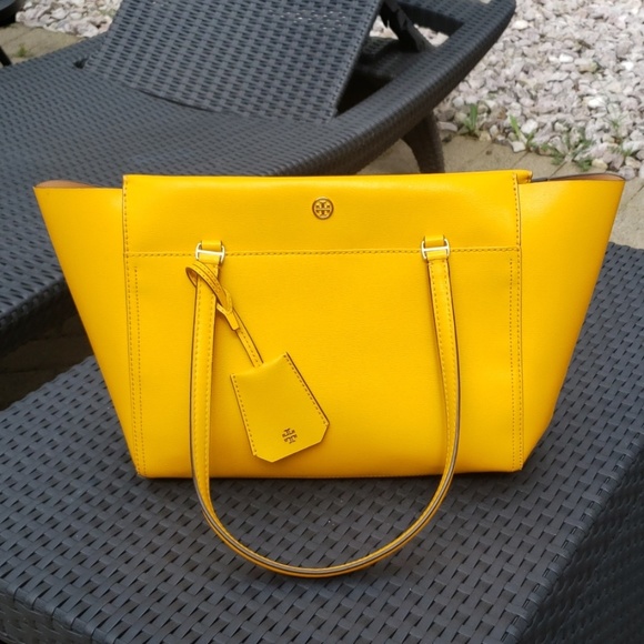 Tory Burch Handbags - Tory Burch Parker small tote daffodil